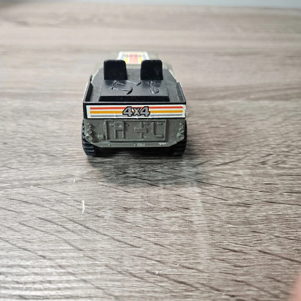 Vintage 4x4 Toy Jeep Battery Operated Olive Green Made in Hong Kong 3 Inch